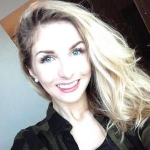 Meet your Posher, Caitlin